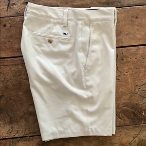 Vineyard vines khaki shorts